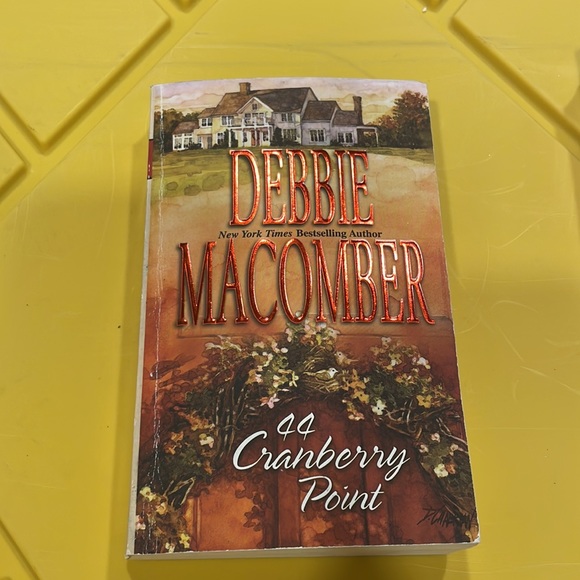Lot of 4 Debbie Macomber Cedar Cove Series 🌸Bundle your likes and save🌸 - Picture 2 of 11